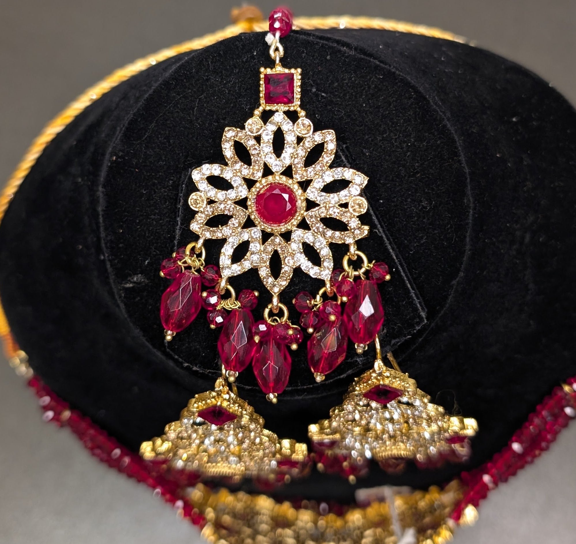 headset on a black cushion with a gray background